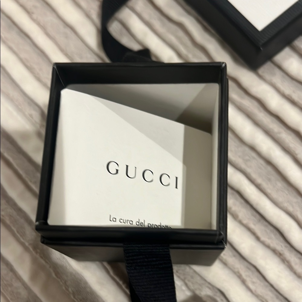 Gucci Black Ribbon Box - Picture 7 of 10